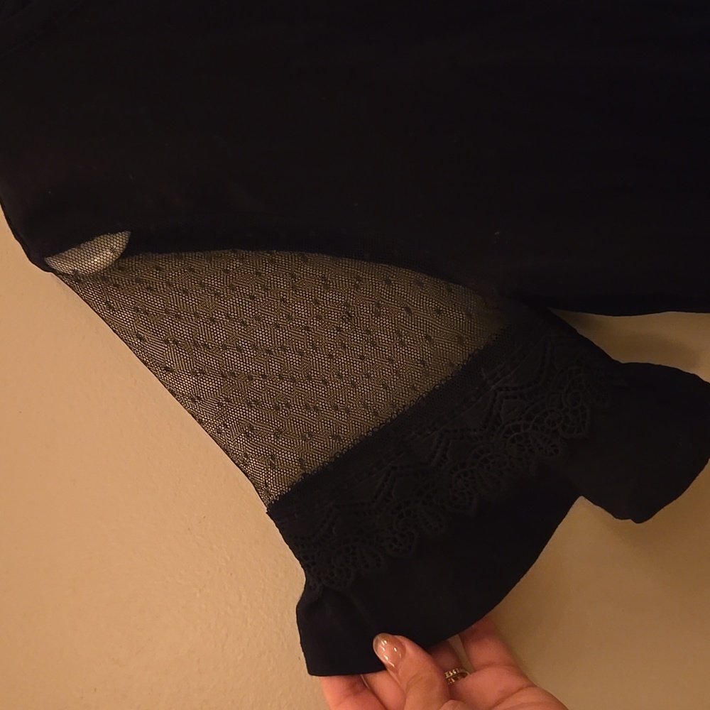 Retrology Lace Sleeve Top - Picture 3 of 7
